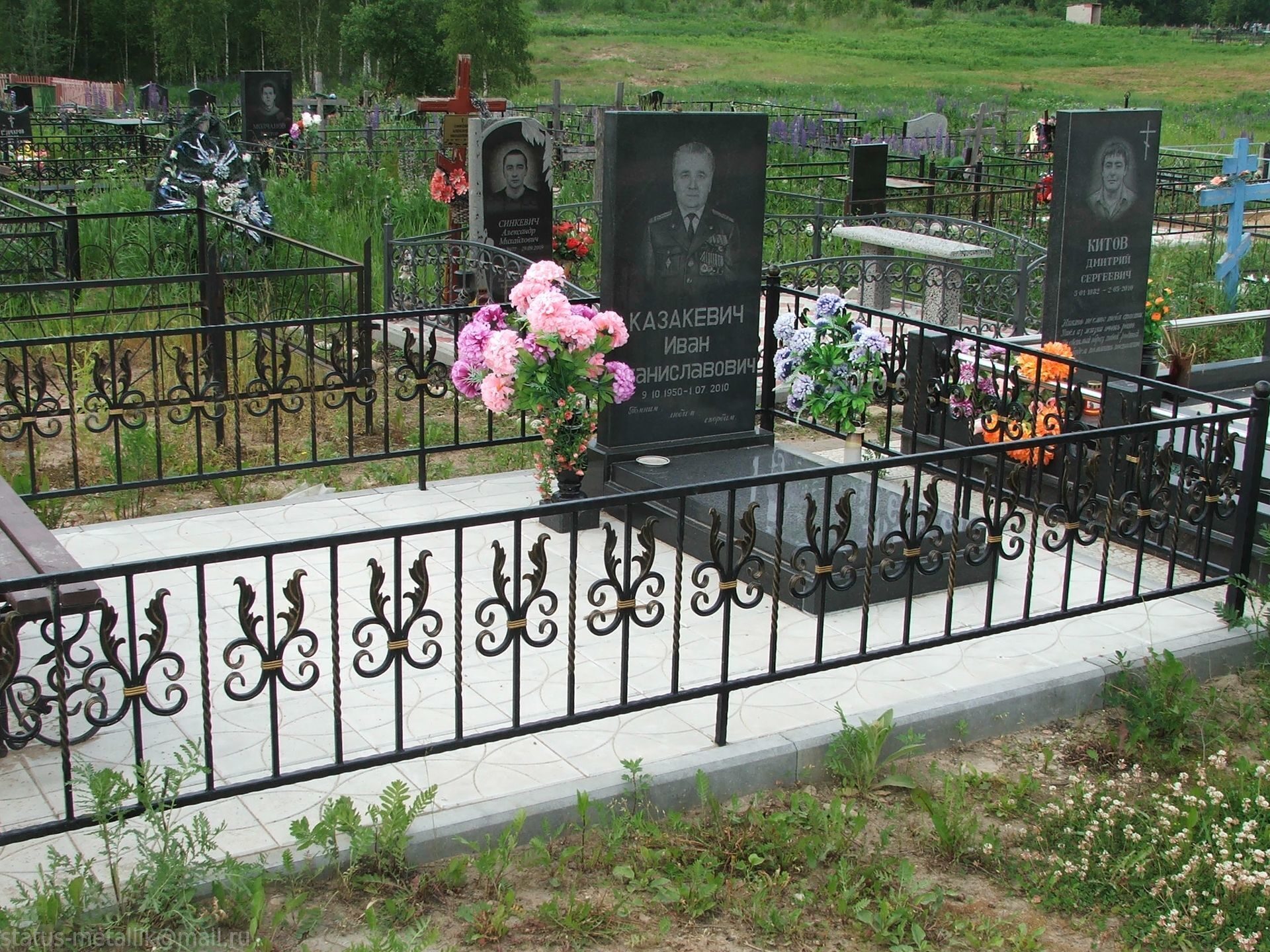 Кованая ограда на могилу: пример оформления
